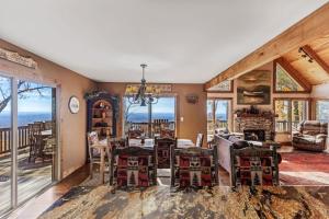 Canoe Believe It - Enjoy mountain views cook out on the Weber grill relax