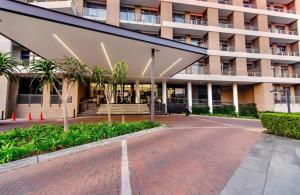 Menlyn Maine Luxury Apartment