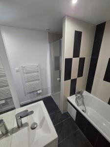 Maisons de vacances Jolie maison proche des plages : photos des chambres