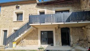 Appartement avec jaccuzzi privatif en RDC proche via rhona