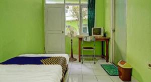 SPOT ON 91325 Pondok Hijau Guest House Syariah