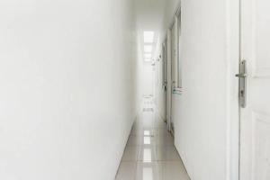 Super OYO 91074 Stariez Senen Syariah