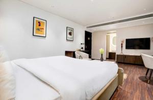 Townhouse Magarpatta City Formerly Emerald Guestimony