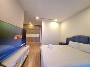 123 Apartment in Vinhomes Central Park - Airport pickup & Tours