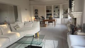 Villas Villa Chateauneuf-Le-Rouge piscine : photos des chambres
