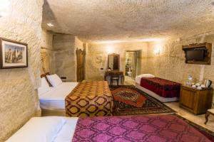 Deluxe Cave Suite room in Phocas Cave Suites
