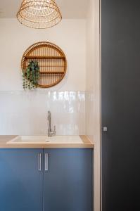 Appartements Studio calme avec parking, proche metro : photos des chambres