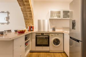 ALMA F2 hypercentre 1min cathédrale saint Pierre 3 min Tram Charme ancien & confort moderne Netflix