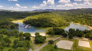 Appartements Appartement style chalet proche Cite Carcassonne & lac de la Cavayere : photos des chambres