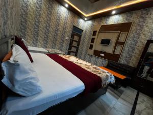 Maruti Nandan Dham Ayodhya