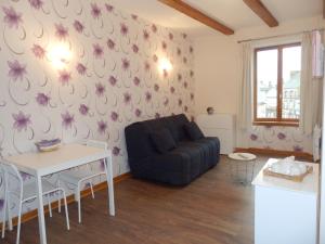 La Maison en Cézallier - Purple