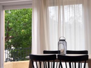 Coco, Elegance and Serenity in Collioure