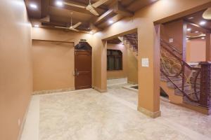 SPOT ON Hotel Sarojani Villa