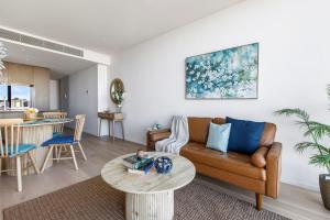 Southbank Sojourn - Resort Comfort & Skyline Views