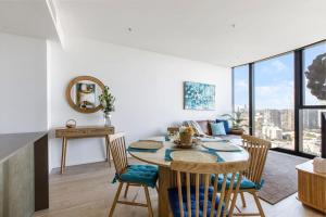 Southbank Sojourn - Resort Comfort & Skyline Views