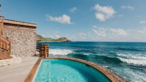 Unique Villa Offering Vast Spaces