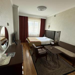 Evergreen Hotel