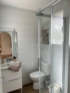 Maisonnette Proche Gare & Centre l Jardin l Clim