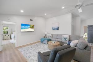 Direct boating access home with pool spa and billiards