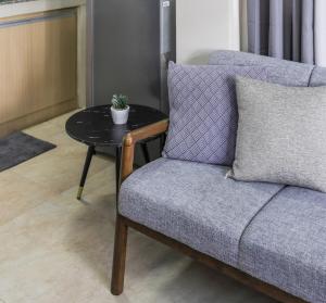 Furnished 3BR Townhouse Near Cebu IT Park with Parking, Fast WiFi, Netflix and More