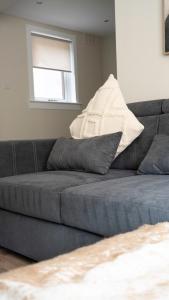 4 BDR House At Caledonia Luxe Stays Short Lets & Serviced Accommodation Livingston