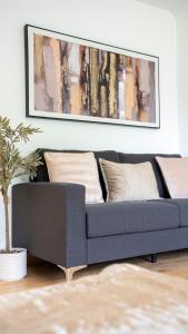 4 BDR House By Caledonia Luxe Stays Short Lets & Serviced Accommodation Livingston