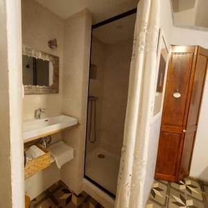 B&B / Chambres d'hotes Le Patio Des Cigales : photos des chambres
