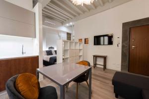 Deluxe Pitti Suites by MMega
