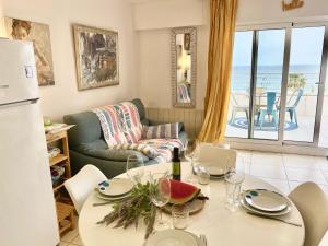 Roses Holiday Center 2408