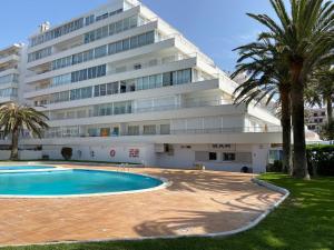 Roses Holiday Center 2408