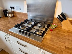 Stylish 3BR Cardiff Home Balcony, Garden, Free Parking and EV Charging