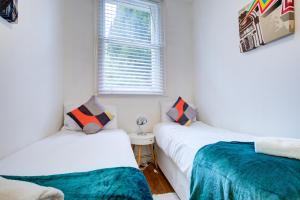 Central Bath Stay With Free Parking