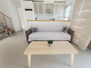 Alquilaencanarias-Medano Los Martines beachfront A