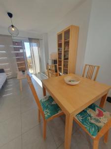 Alquilaencanarias-Medano Los Martines beachfront A
