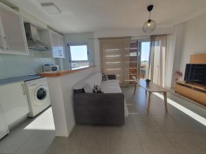 Alquilaencanarias-Medano Los Martines beachfront A