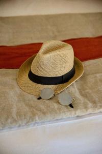 Unique guest room in the heart of Provence "The Secret of the Stones"