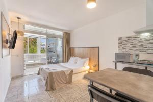 Hand Made Suite Costa del Silencio