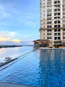 Riverine Diamond Kuching