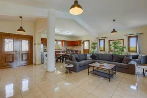 Villa Yiolani by Villa Plus