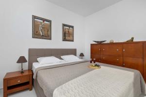 Two-level Modern Apartment with Spacious Terrace - Ideal Place for the Holiday by Noclegi Renters