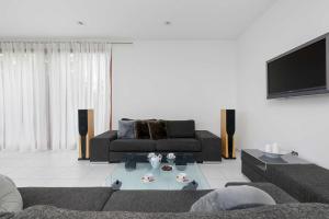 Two-level Modern Apartment with Spacious Terrace - Ideal Place for the Holiday by Noclegi Renters