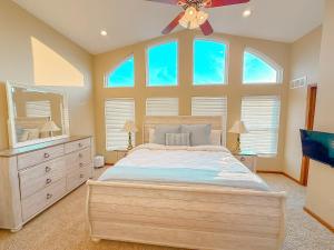 Lakefront-4BD3BA-Sleeps 12PP