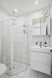 City center apartment with balcony and private parking