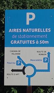 Appartements Le Petit Studio - 15 m2 - Centre Ville - Sorgue a 50 m : photos des chambres