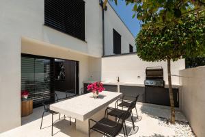 Villa Verana with pool