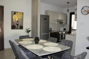 Lamas Residence
