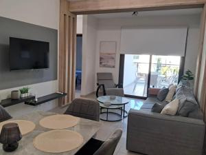 Lamas Residence