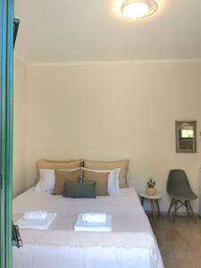 Sunny Patio Studio Corfu !