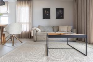 Bulvar & Parking by Alqueen Apartments