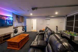 Brand New with Games Room Walking distance to shops